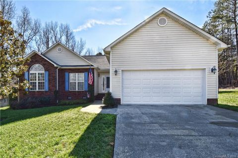 2905 Holcroft Court sold home in Oakcroft, Matthews, NC