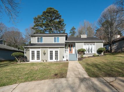 8140 Rittenhouse Circle