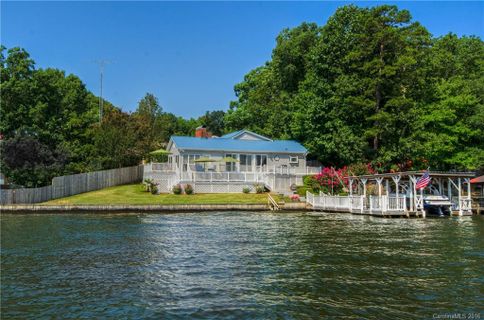 954 Pinehaven Drive