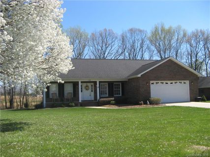 135 Seven Springs Loop