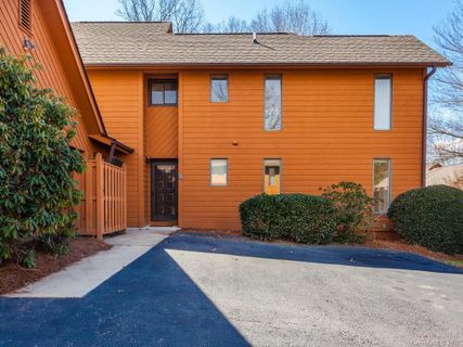37 Village Drive sold home in Racquet Club Village, Asheville, NC