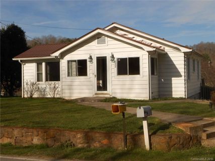 838 Oakdale Road sold home in Morningside, Waynesville, NC