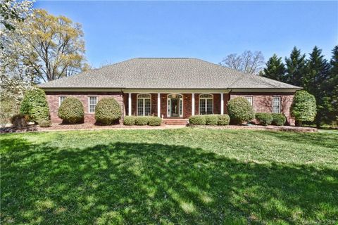 5105 Oldham Court sold home in Clare Haven, Harrisburg, NC