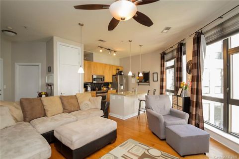 525 E 6th Street 316
