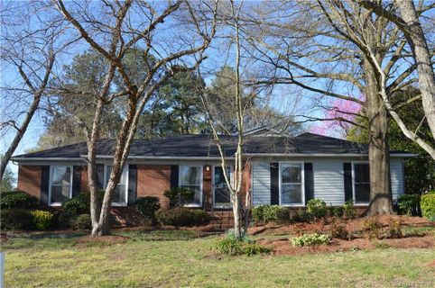 831 Lynhaven Drive