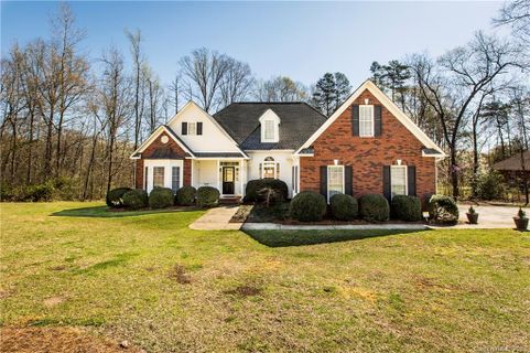 1944 Knoll Ridge Road