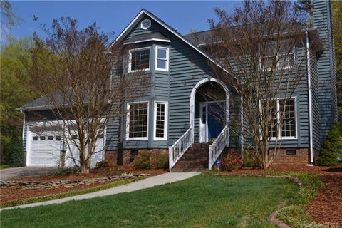 8025 Waterford Drive sold home in King Cove, Stanley, NC