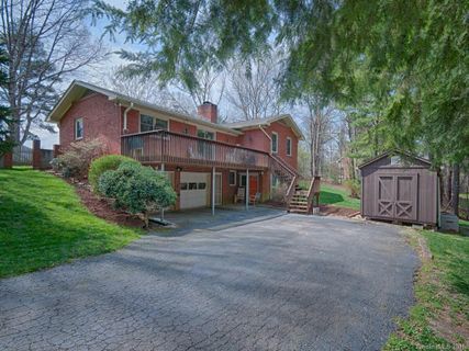 25 Chadwick Wade Drive sold home in Rollingwoods Estates, Asheville, NC