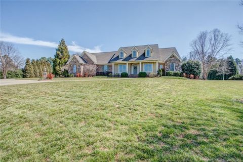 1422 Stone Gate Drive sold home in Stone Gate, Shelby, NC