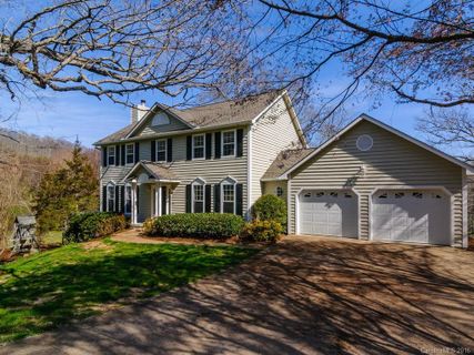 192 Smith Knolls Road sold home in Smith Knolls, Fairview, NC