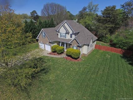 114 Shoreline Loop sold home in Bay View Estates, Mooresville, NC