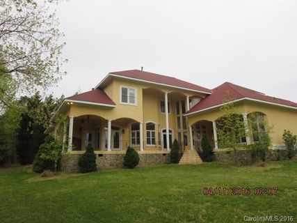 Previously sold for $435,100