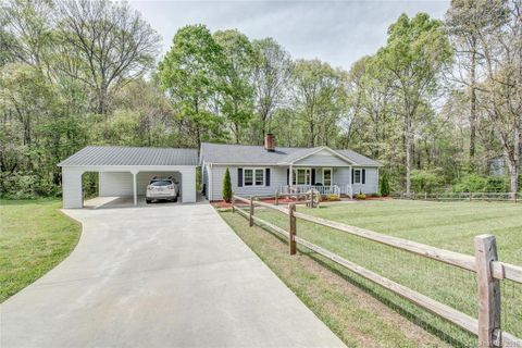 205 Cottonwood Drive