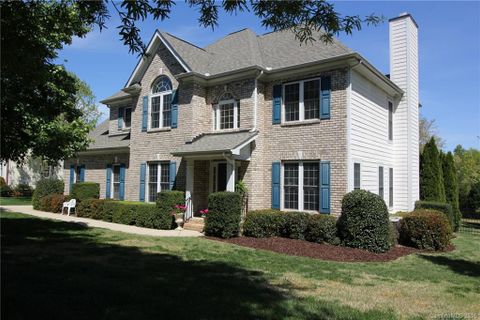 112 Huntfield Way