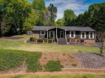 3118 Winding Trail