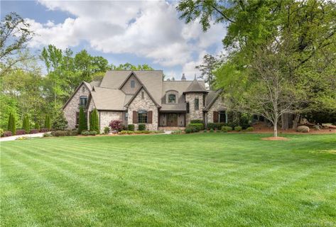 7200 Three Sisters Lane