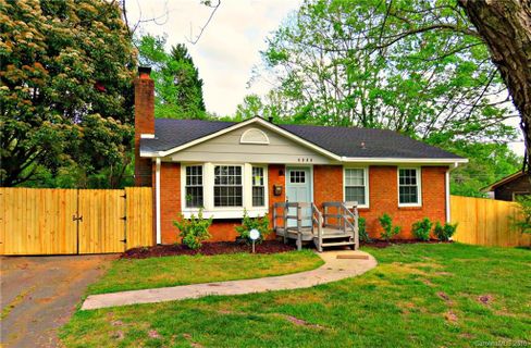 4906 Crestmont Drive sold home in Crestmont, Charlotte, NC
