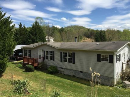 225 White Clover Lane sold home in Clover Brook, Weaverville, NC