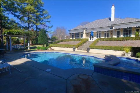 1221 Heatherloch Drive