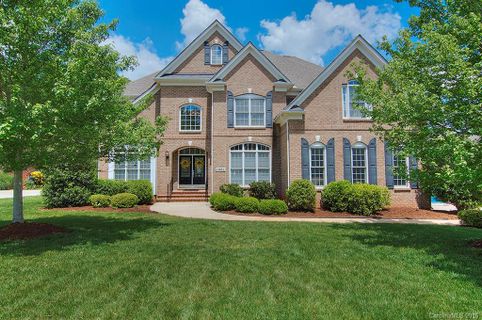 6802 Wesley Glen Drive