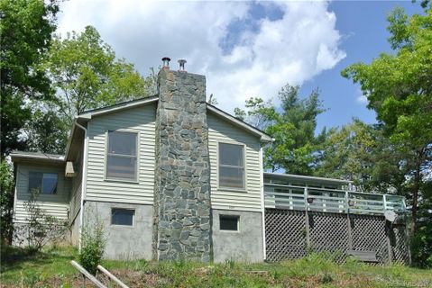209 Oak Ridge Road sold home in Hidden Valley, Hendersonville, NC