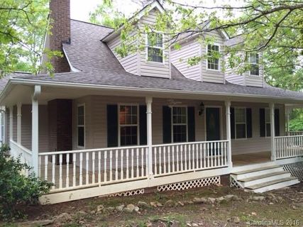 6911 Live Oaks Lane