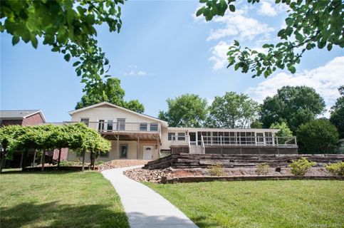 156 Hazelton Loop