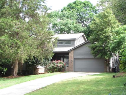 9517 Hunting Court