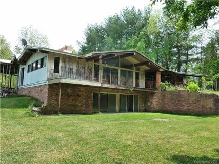 29 Fairway Seven Place sold home in Country Club Park, Hendersonville, NC