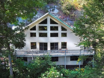 200 Charleston Harbor Drive sold home in Falls Landing, Saluda, NC