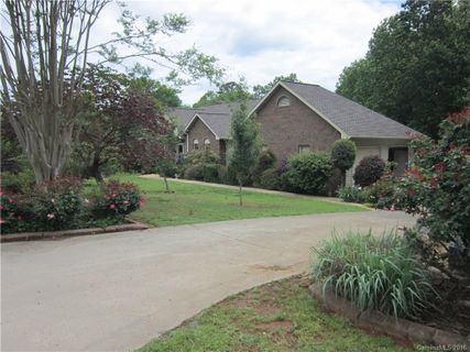 144 Twin Lakes Drive 32