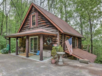 6 Mountain View Drive sold home in Sulphur Springs Park, Waynesville, NC