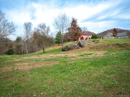 Lot 15 Berry Lane sold home in Strawberry Hill Farm Estates, Waynesville, NC