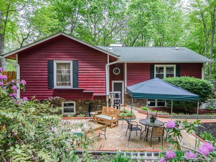 6 Mountain Heritage Place sold home in Mountain Heritage, Candler, NC