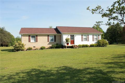1949 Davis Circle