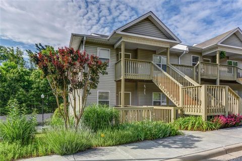 511 Carlyle Way