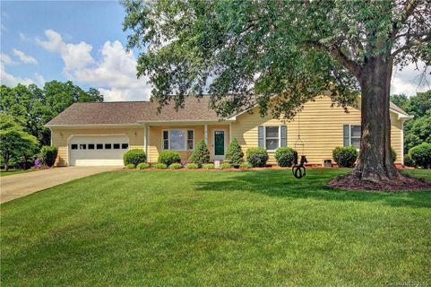 120 Eastwood Drive 7