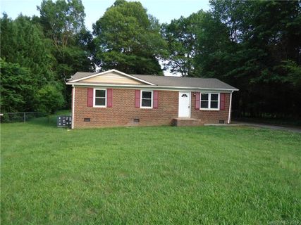 1006 Iris Drive