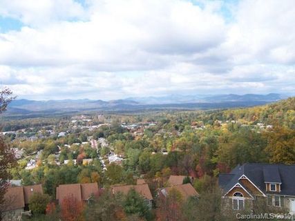82 Distant View Drive sold home in The Views Of Asheville, Asheville, NC