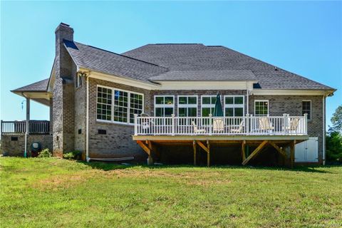 5327 Meadowland Parkway