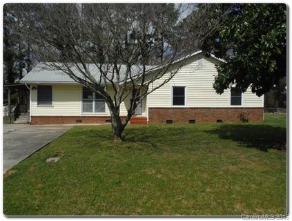 612 Oakwood Lane sold home in Forest Acres, Gastonia, NC