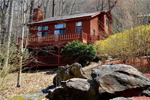 613 Summit Drive sold home in Woodlands, Maggie Valley, NC