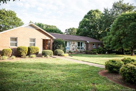 312 Hartness Road 6