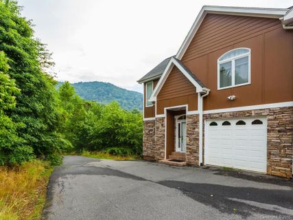73 Dalya Road sold home in Hannas Whispering Pines, Swannanoa, NC