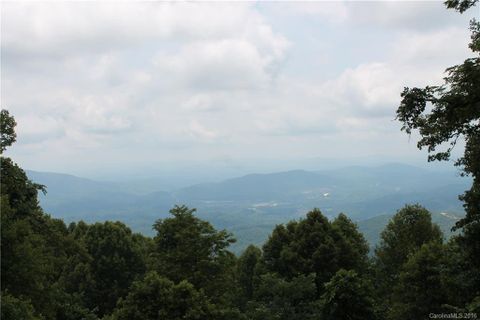 227 Lucerne Strasse Drive 14,15 sold home in Swiss Village, Little Switzerland, NC