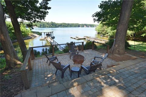 150 Island View Road