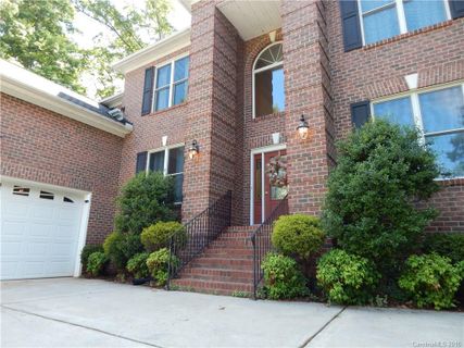 205 Greenbay Road 10