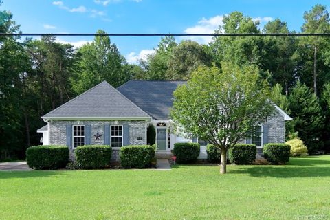 7318 Pine Ridge Drive sold home in Sandpiper Bay, Denver, NC