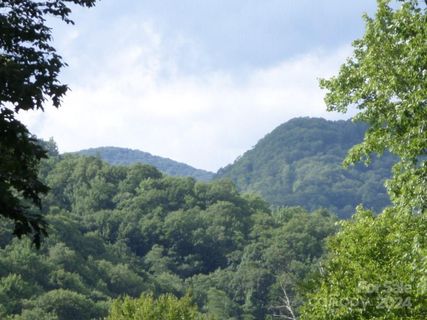 114 Tenderfoot Trail sold home in Soco Falls, Maggie Valley, NC