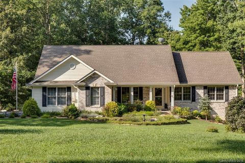 103 Arrowood Lane